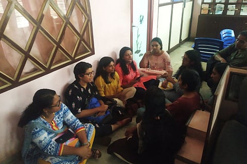 Kerala journos protest demanding ouster of Tvm press club secy for harassing colleague