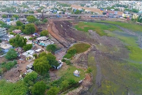 Borewells empty, residents around Hyd's RK Puram Lake suffer without water in lockdown
