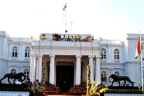 K’taka Governor opens Raj Bhavan for public viewing in Bengaluru