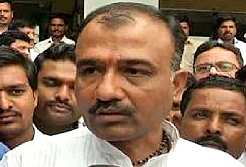 Dissent in Vijayapura: 400 K’taka BJP workers resign, threaten to join JD(S)