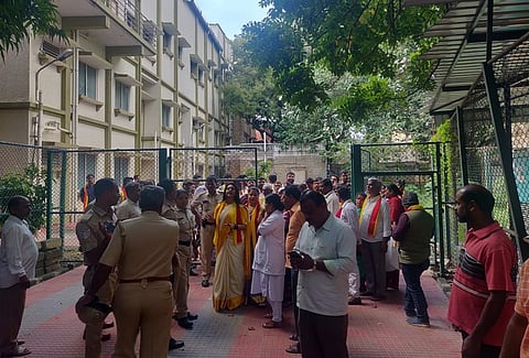 KRV members allegedly assault Bengaluru hospital doctor for not speaking in Kannada
