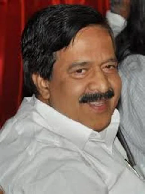 Kerala HC gives temporary relief to Home Minister in Titanium scam