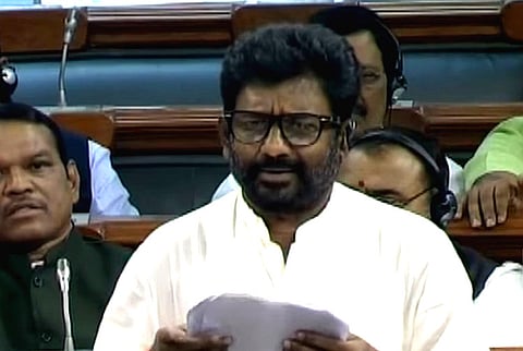 Twitter heartily backs Air India for refusing to lift ban on Sena MP who assaulted airline staff