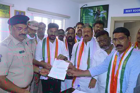 Revanth Reddy at the Jubilee Hills police station to lodge a complaint against Assam CM over defamatory comments on Rahul Gandhi