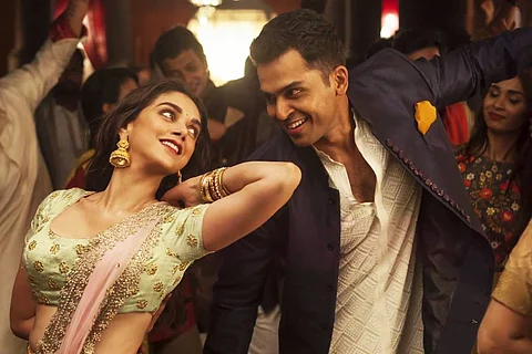 Karthi and Aditi Rao Hydari in Saarathu Vandila song