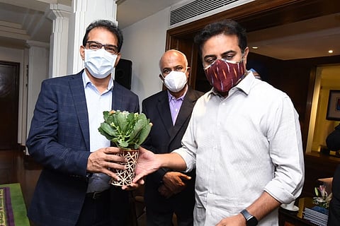 Kitex MD Sabuy Jacob with Telangana CM KCR