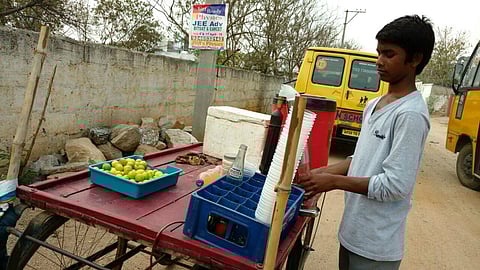 To support family, this 14-yr-old sells lemon juice in the scorching Hyderabad summer