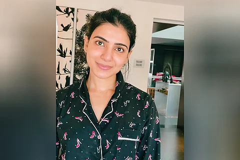 Samantha looks natural and elegant in a pic clicked by her mom