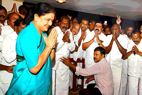 Singam 129: Sasikala says she's a little lion, tells MLAs to stick together