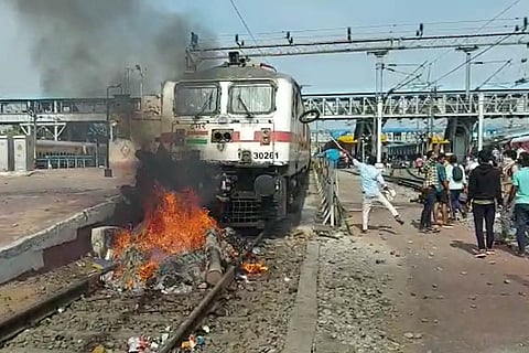Violence at Secunderabad station, train bogie set on fire by Agnipath protesters