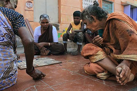 In Chennai’s Semmencherry, a photo exhibit by 3 students tells their story