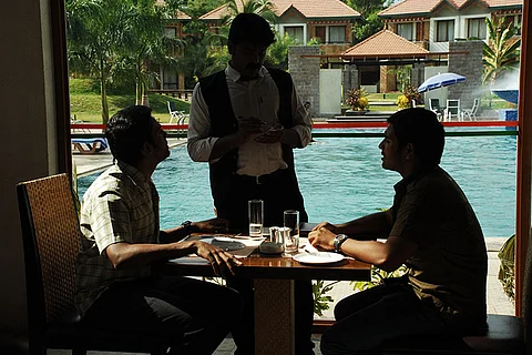 To pay or not: Decoding the ambiguity about service charge in restaurant bills