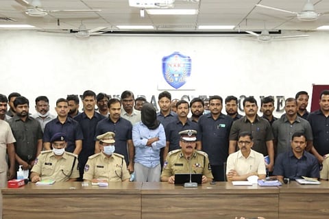 Hyderabad commissioner's team along with the accused who has been nabbed