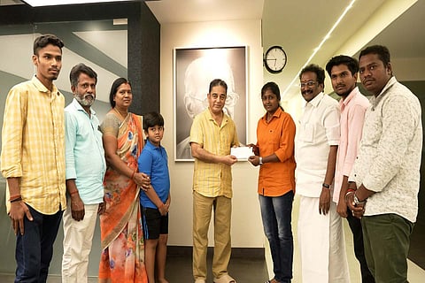 Coimbatore Bus driver Sharmila and her family with Makkal Needhi Maiam Kamal Hassan