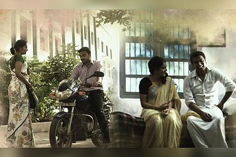 Screenshot from Sivaranjiniyum Innum Sila Pengalum