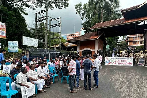 Sradha Satheesh death: Family and Thiruvangulam residents protest before Amal Jyothi