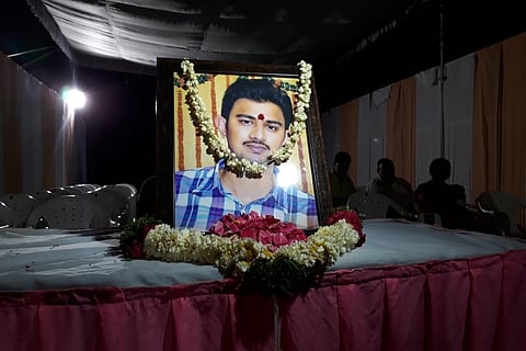 Friends, family bid a tearful adieu to techie Srinivas Kuchibotla as body reaches Hyderabad