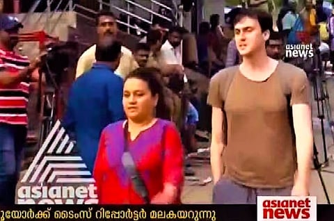 NYT journo Suhasini climbs up Sabarimala, protesters stop her few kms from temple