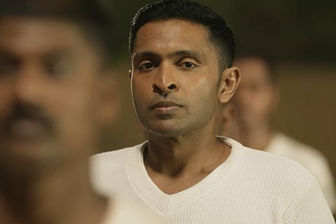 Vikram Prabhu in Taanakkaran teaser