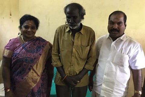 Auto driver gets an apology, sweets and an answer from Tamilisai Soundararajan