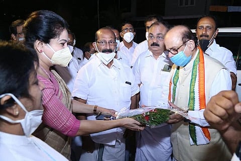 Congress leaders meet Tariq Anwar