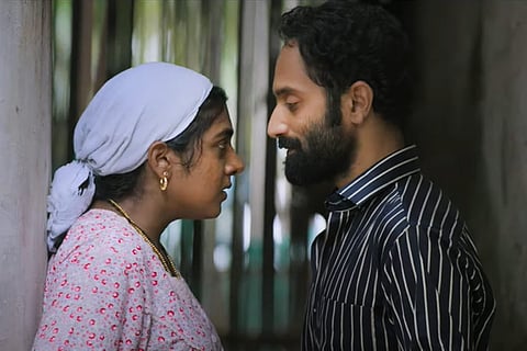 Fahadh Faasil and Nimisha Sajayan in 'Theerame' song from Malik