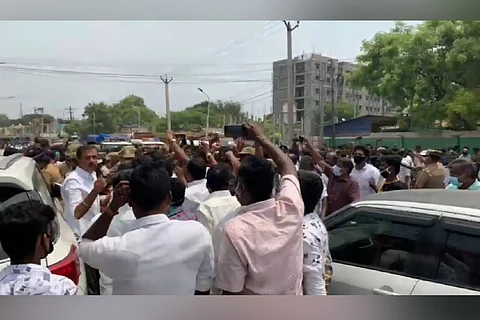 The violence between AIADMK and DMK supporters in Thondamuthur