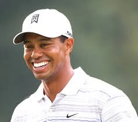 Tiger Woods loses tooth after camera hits him in the mouth