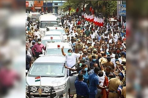 Massive traffic jam ahead of the AIADMK General Council meet in Chennai