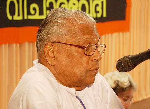 Jiji Thompson should'nt be chief secretary: Achuthanandan