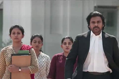 Pawan Kalyan, Nivetha Thomas, Ananya Nagalla, Anjali in Vakeel Saab