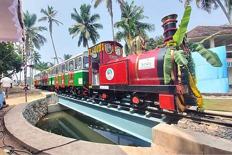 Veli miniature train