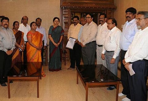 Stalin calls Vice Chancellors meeting with Sasikala ‘unconstitutional’, demands their removal