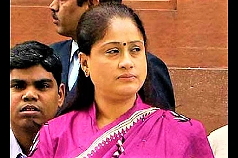 Vijayashanthi to play a college professor in 'Sarileru Neekevvaru'