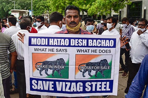 Protest against privatisation of Visakhapatnam steel plant