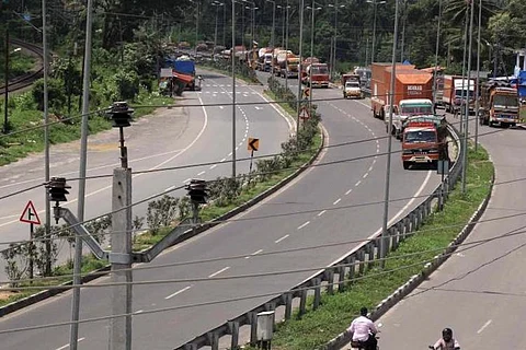 TN partially shuts border with Kerala, Karnataka and AP, only essential travel allowed