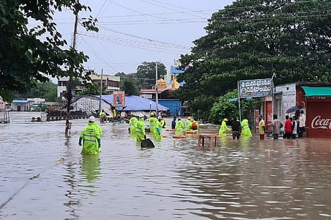 In Warangal Urban, the district collector Rajeev Gandhi Hanumanthu reportedly said that around 2,600 persons have been moved to 13 relief camps in the city limits by Sunday evening.