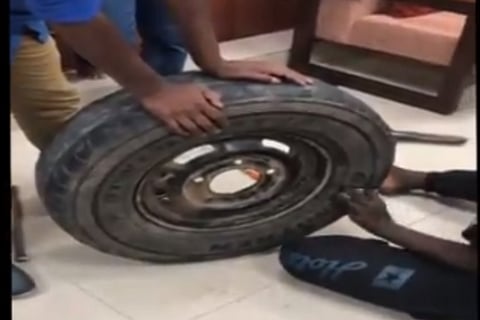 Video: I-T sleuths seize Rs 2.3 crore cash stuffed inside spare tyre in Karnataka