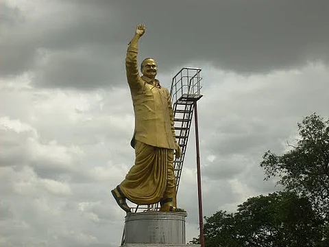 Illegal YSR statues encroaching roads in AP, party says will remove if asked to