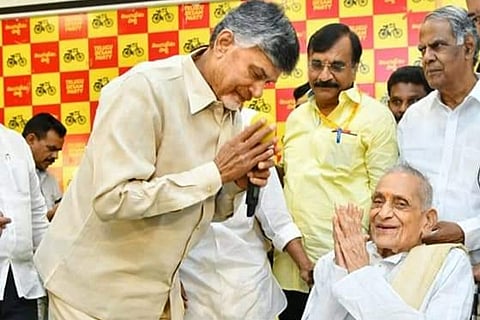 Yadlapati Venkata Rao with Chandrababu Naidu: Veteran TDP leader Yadlapati Venkata Rao passes away at 102