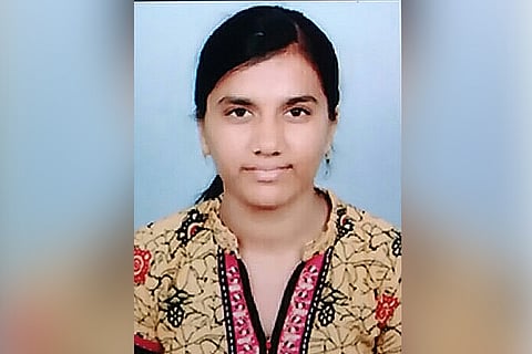 Namakkal student, once a Class 10 topper, needs help to fulfil her dream of becoming a doctor