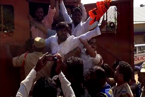 ‘Science Congress venue changed to please KCR’: ABVP students protest at Osmania Uni