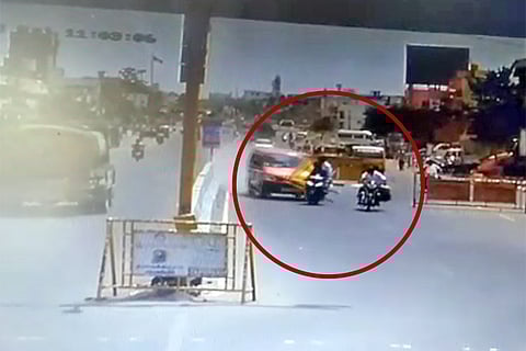 Car runs through barricades, crashes 2 bikes in Chennai: At least 3 people injured