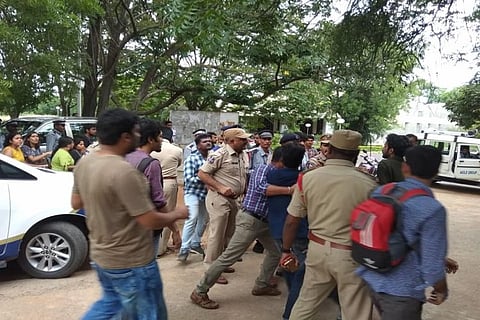 Police stop screening of 'Ram ke Naam' documentary at University of Hyd, detain students