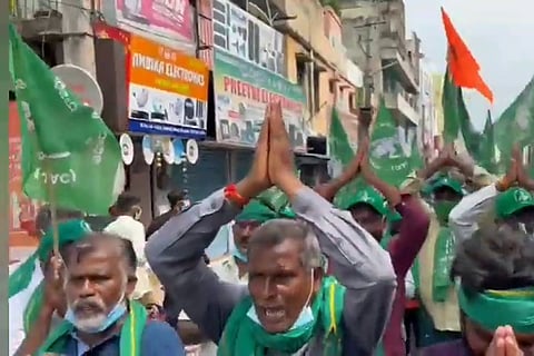 Andhra HC allows Amaravati farmers to hold public meet in Tirupati