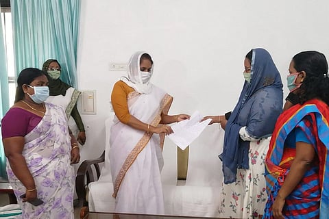 Anganwadi teachers and Shahida Kamal