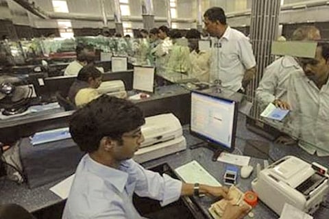 10 lakh bankers to strike across India in May-end