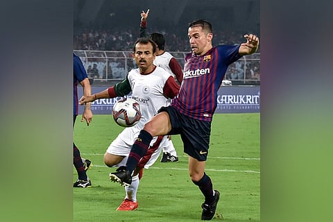 Barcelona legends enthrall football-mad Kolkata in exhibition match