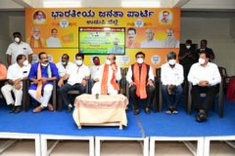 CM Basavaraj Bommai and other minisers for COVID
