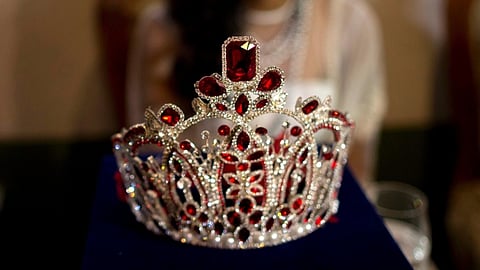 This runner-up snatched the winner's tiara at a Brazilian beauty pageant